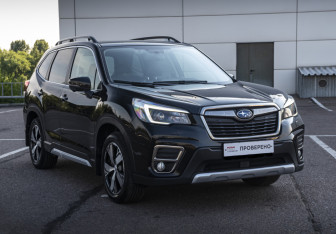 Подержанный автомобиль Subaru Forester Suv 2021 года (3 фото)