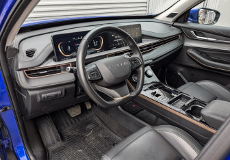 Подержанный автомобиль Exeed LX 2022 года (15 фото)