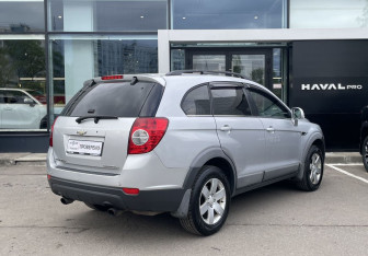 Подержанный автомобиль Chevrolet Captiva 2012 года (5 фото)