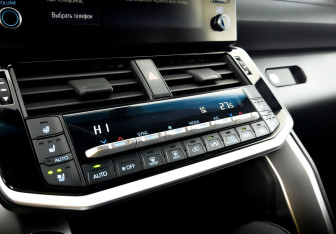 Подержанный автомобиль Toyota Land Cruiser Suv 2023 года (28 фото)