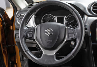 Подержанный автомобиль Suzuki Vitara 2018 года (16 фото)