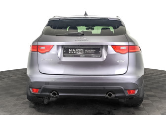 Подержанный автомобиль Jaguar F-Pace 2020 года (6 фото)