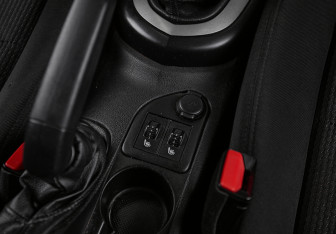 Подержанный автомобиль Peugeot 408 2012 года (13 фото)