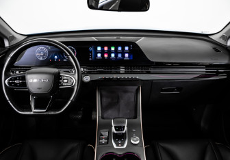 Подержанный автомобиль Omoda C5 2023 года (16 фото)