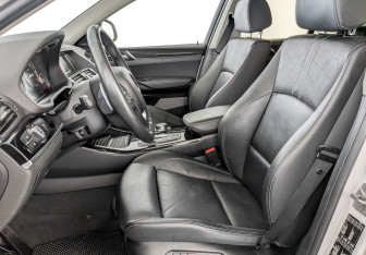 Подержанный автомобиль BMW X4 2017 года (20 фото)