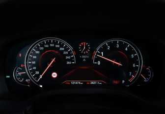 Подержанный автомобиль BMW X4 2018 года (16 фото)