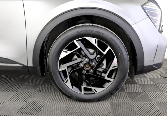 Подержанный автомобиль Kia Sportage 2023 года (18 фото)