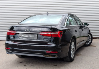 Подержанный автомобиль Audi A6 Sedan 2019 года (5 фото)