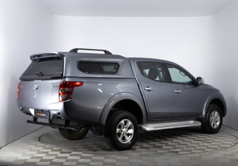 Подержанный автомобиль Mitsubishi L200 2017 года (4 фото)