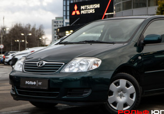 Подержанный автомобиль Toyota Corolla Sedan 2006 года (17 фото)