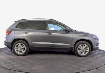 Подержанный автомобиль Skoda Karoq 2022 года (4 фото)