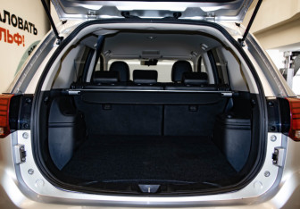 Подержанный автомобиль Mitsubishi Outlander 2016 года (34 фото)