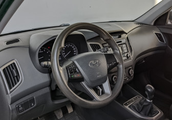 Подержанный автомобиль Hyundai Creta 2018 года (15 фото)