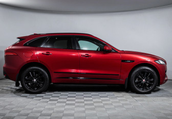 Подержанный автомобиль Jaguar F-Pace 2016 года (4 фото)