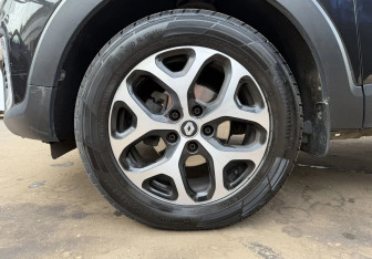 Подержанный автомобиль Renault Kaptur 2019 года (14 фото)