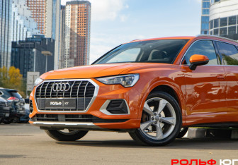 Подержанный автомобиль Audi Q3 2019 года (18 фото)