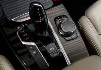 Подержанный автомобиль BMW X3 2019 года (19 фото)