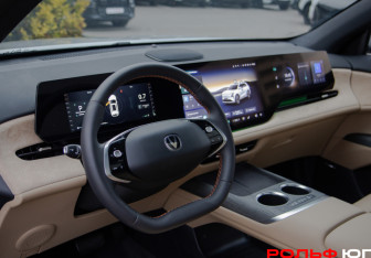Подержанный автомобиль Changan CS75PLUS 2025 года (10 фото)