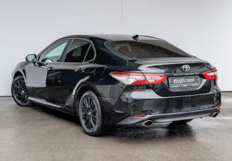 Подержанный автомобиль Toyota Camry Sedan 2020 года (7 фото)