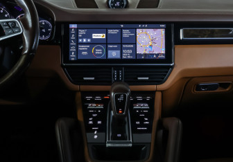 Подержанный автомобиль Porsche Cayenne 2018 года (14 фото)