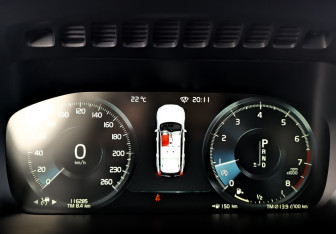 Подержанный автомобиль Volvo XC90 2019 года (13 фото)