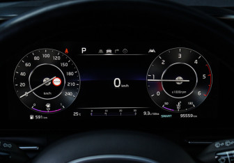 Подержанный автомобиль Kia Carnival 2021 года (34 фото)