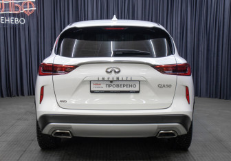 Подержанный автомобиль Infiniti QX50 2019 года (6 фото)