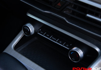 Подержанный автомобиль Geely Coolray 2023 года (15 фото)