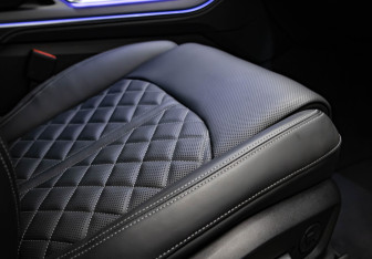 Подержанный автомобиль Audi SQ8 2024 года (30 фото)