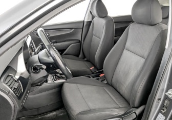 Подержанный автомобиль Kia Rio Hatchback 2021 года (20 фото)