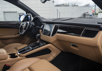 Подержанный автомобиль Porsche Macan 2016 года (16 фото)