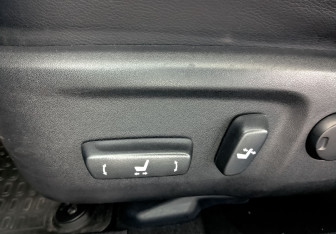 Подержанный автомобиль Toyota Camry Sedan 2015 года (28 фото)