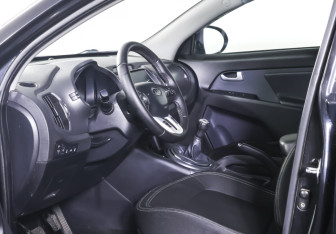 Подержанный автомобиль Kia Sportage 2011 года (9 фото)