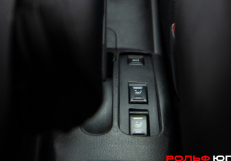 Подержанный автомобиль Nissan Note 2008 года (14 фото)