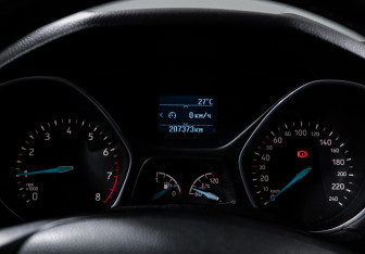 Подержанный автомобиль Ford Focus Hatchback 2017 года (11 фото)