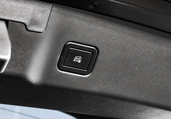 Подержанный автомобиль Changan UNI-V 2022 года (15 фото)