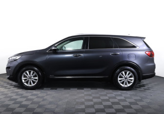 Подержанный автомобиль Kia Sorento 2019 года (8 фото)