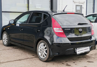 Подержанный автомобиль Hyundai i30 Hatchback 2011 года (7 фото)