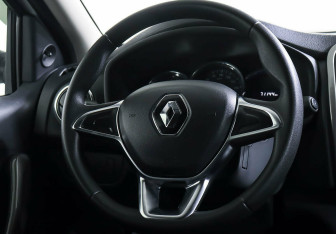 Подержанный автомобиль Renault Sandero 2021 года (11 фото)