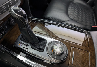 Подержанный автомобиль Infiniti QX80 2019 года (17 фото)