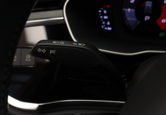 Подержанный автомобиль Audi Q3 2019 года (12 фото)