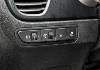 Подержанный автомобиль Kia Rio Hatchback 2021 года (25 фото)