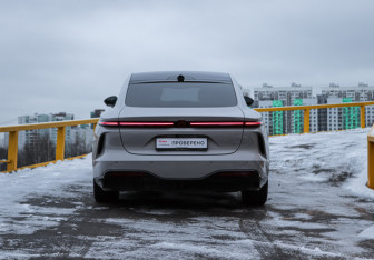 Подержанный автомобиль Rising Auto F7 2023 года (4 фото)