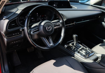Подержанный автомобиль Mazda CX-30 2021 года (14 фото)