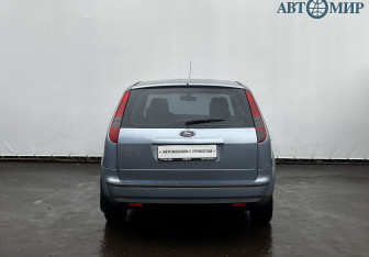 Подержанный автомобиль Ford Focus Wagon 2006 года (6 фото)