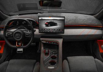 Подержанный автомобиль Zeekr 001 2024 года (17 фото)