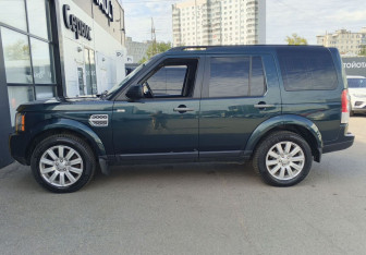 Подержанный автомобиль Land Rover Discovery 2013 года (8 фото)