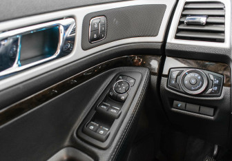 Подержанный автомобиль Ford Explorer 2013 года (7 фото)