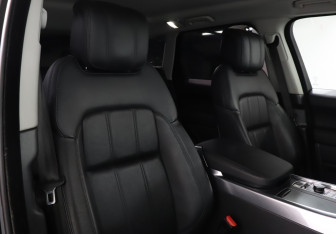Подержанный автомобиль Land Rover Range Rover Sport 2018 года (16 фото)