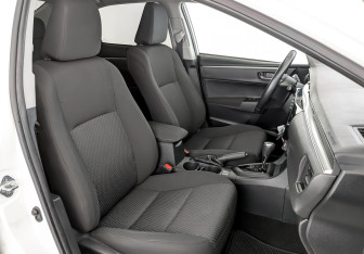 Подержанный автомобиль Toyota Corolla Sedan 2015 года (22 фото)